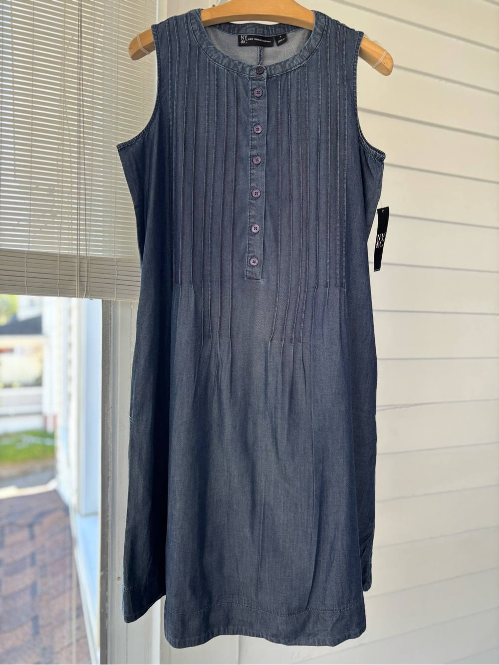 NWT NY & Co. Sleeveless Pintuck Chambray Dress in Denim Blue